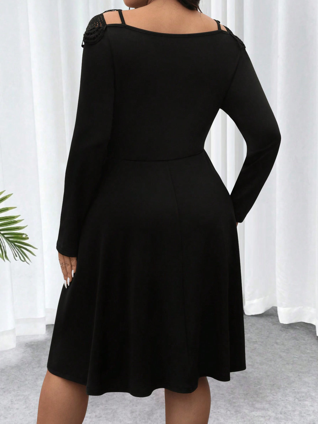 Dress to impress this Valentine's Day with our Chic Plus-Size Lace Patchwork Heart Dress! The elegant lace and charming heart patchwork make this dress perfect for a romantic evening. Show off your curves and feel confident in this must-have piece. (Love at first sight!)