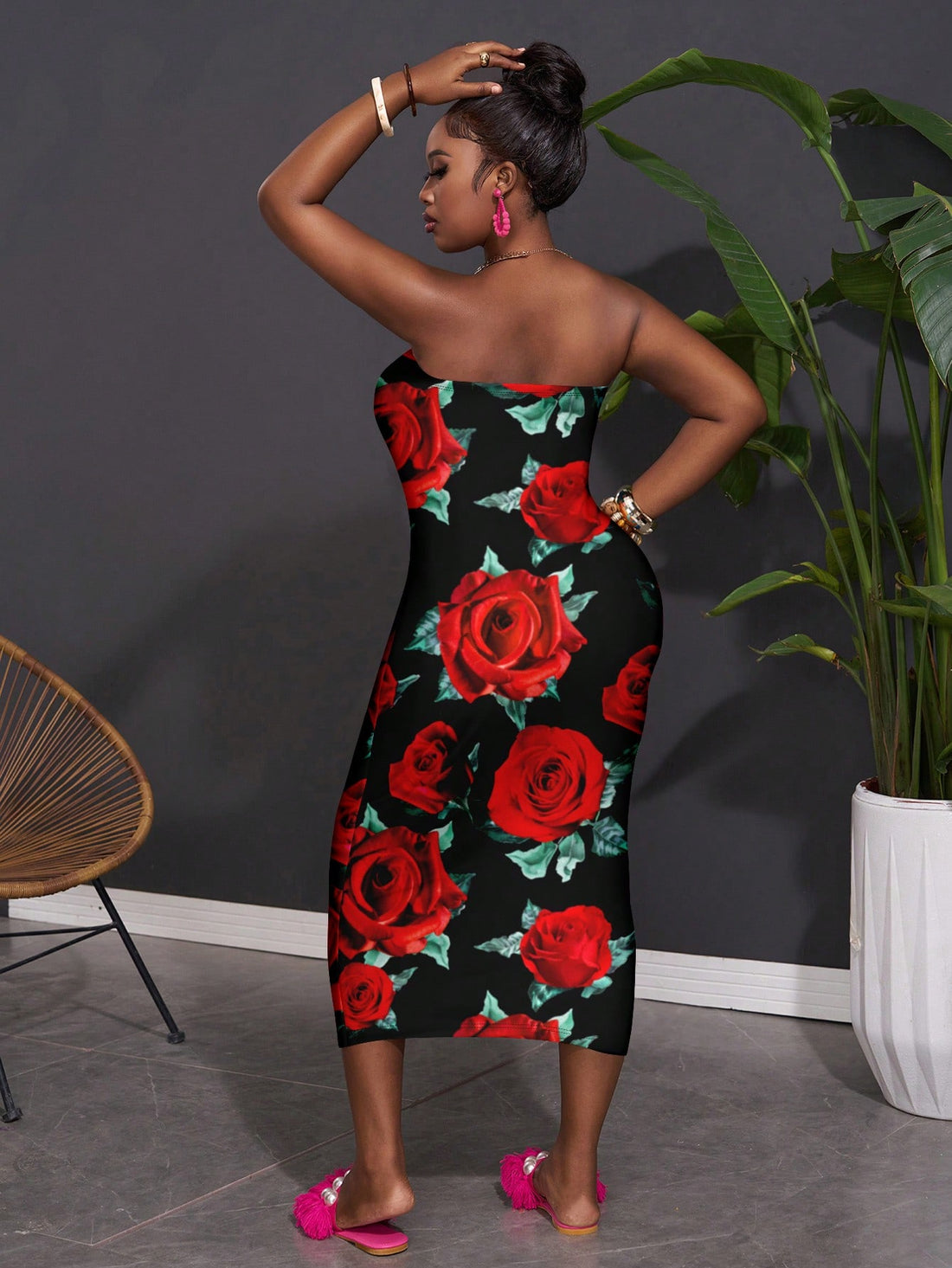 Effortlessly exude chic style this summer with our plus size Camisole Dress. Featuring a minimalistic rose floral print, this dress is perfect for any casual occasion. Stay cool and stylish with our must-have summer dress!