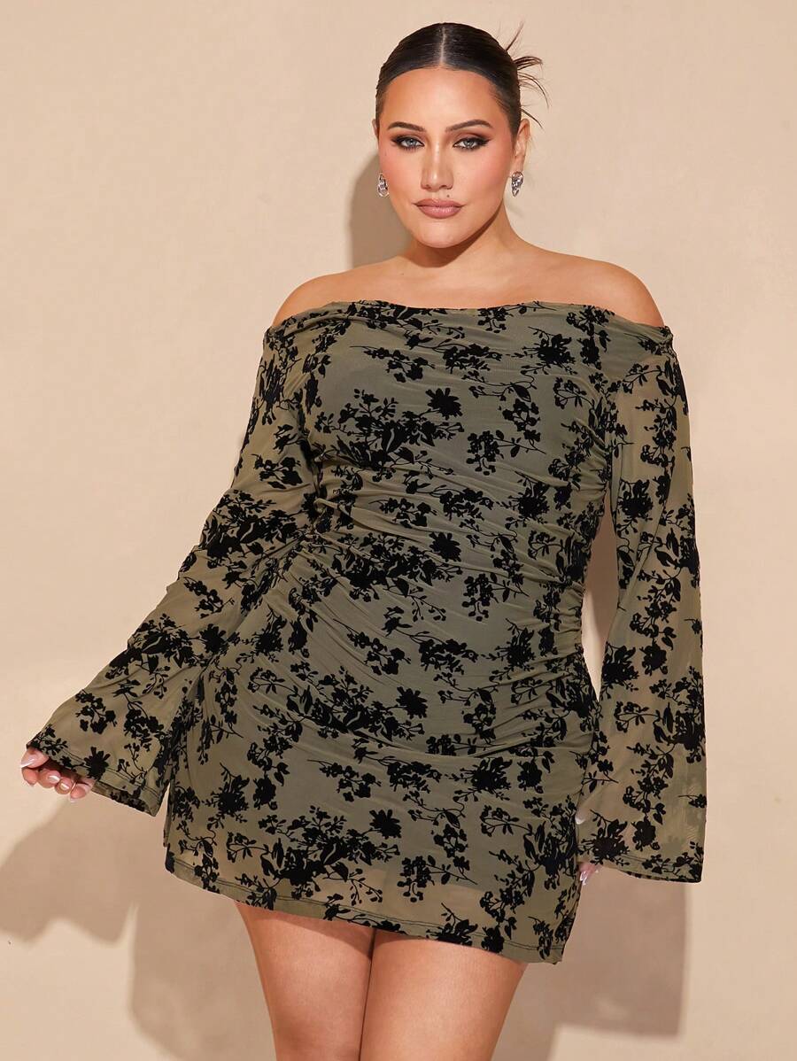 Step into the spotlight with this Elegant Plus Size Black Off-Shoulder Jacquard Mesh A-Line Dress, perfect for autumn and winter. Its off-shoulder design adds a flirty touch, while the jacquard mesh fabric brings texture and charm. The A-line silhouette flatters your curves effortlessly, making every occasion feel special and fun. Cozy up in style and let your confidence shine!