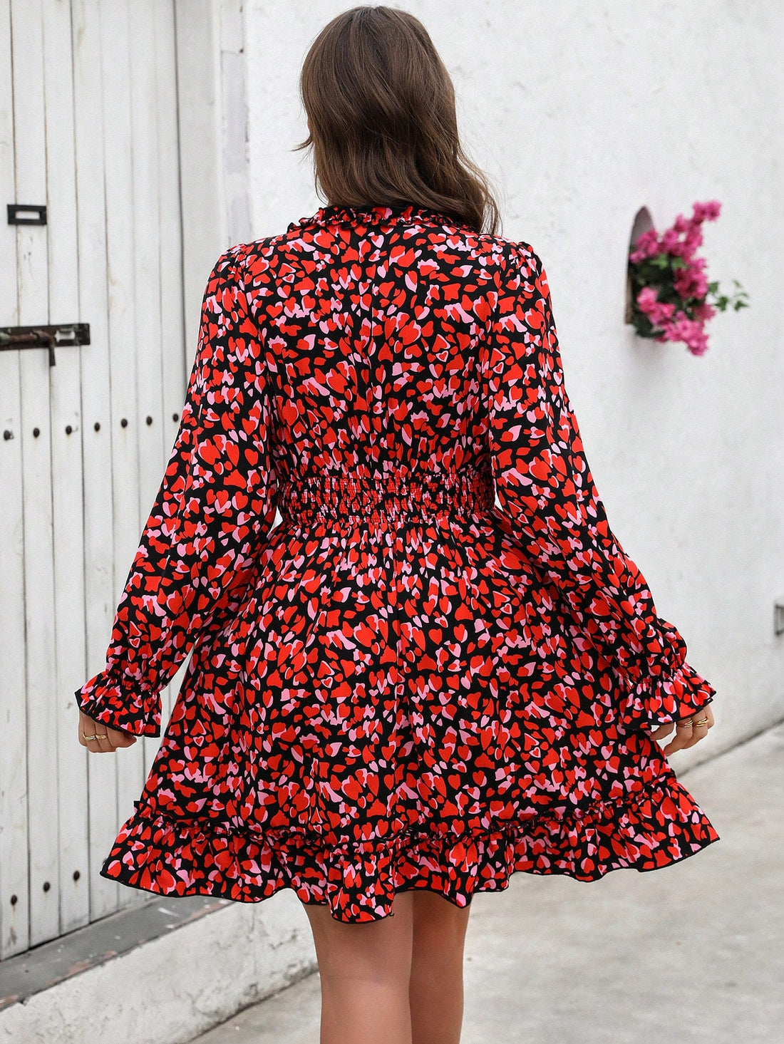 Get ready for date night with this charming heart print plus size V-neck mini dress! The adorable heart print adds a touch of playfulness to the classic V-neck design. Perfect for a romantic evening out, this dress will have you feeling confident and looking stunning. (Seriously, your date won't be able to take their eyes off of you!)