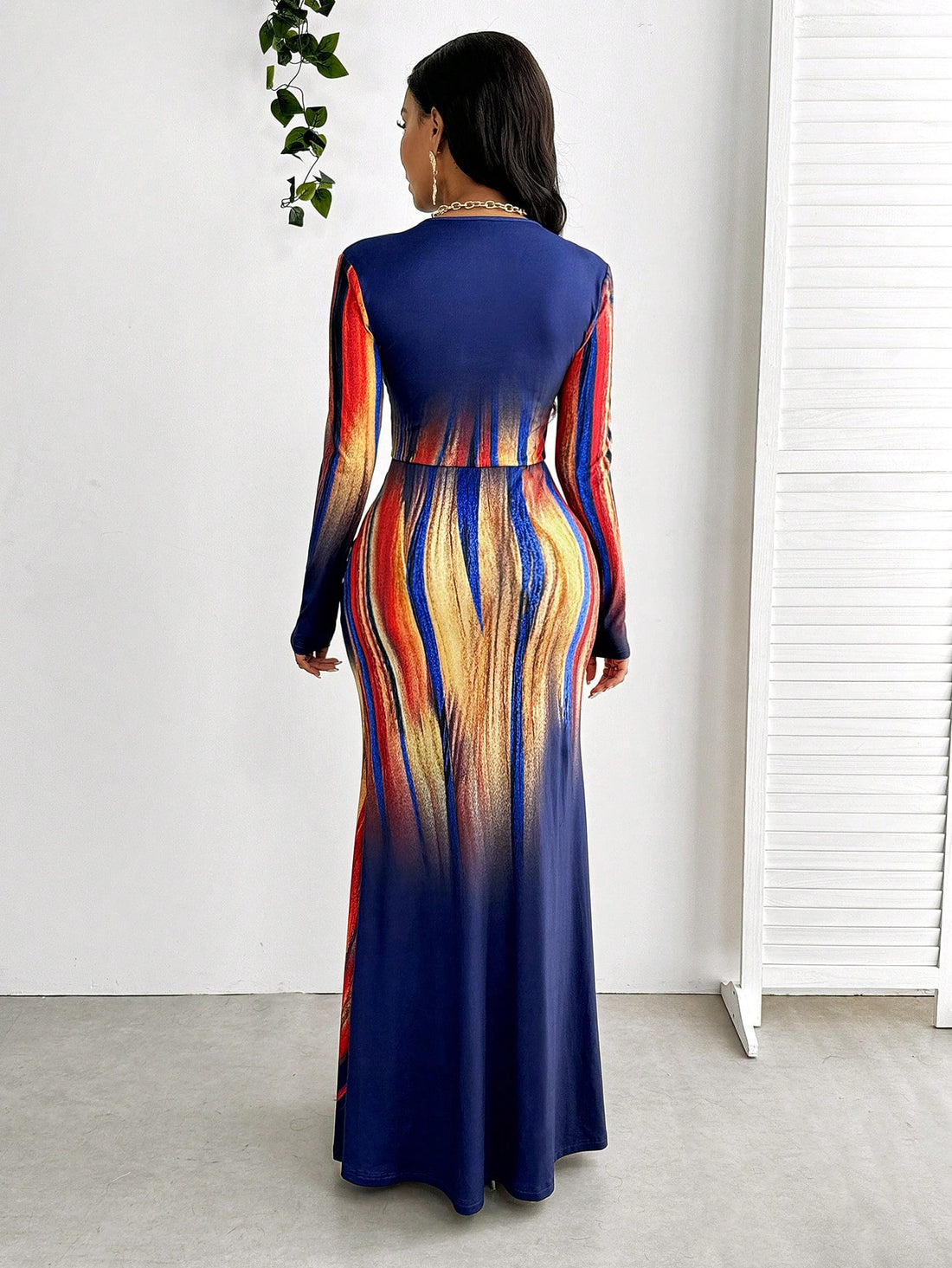 Float through life in living color with our gradient printed masterpiece! This long dress doesn't just make an entrance—it throws a full-on fashion party wherever you go. The dreamy color transition hugs your silhouette while keeping things breezy and beautiful. Pair with sandals when the sun's showing off or boots when the weather gets sassy. Warning: compliments will become your new normal when this dress enters your rotation!