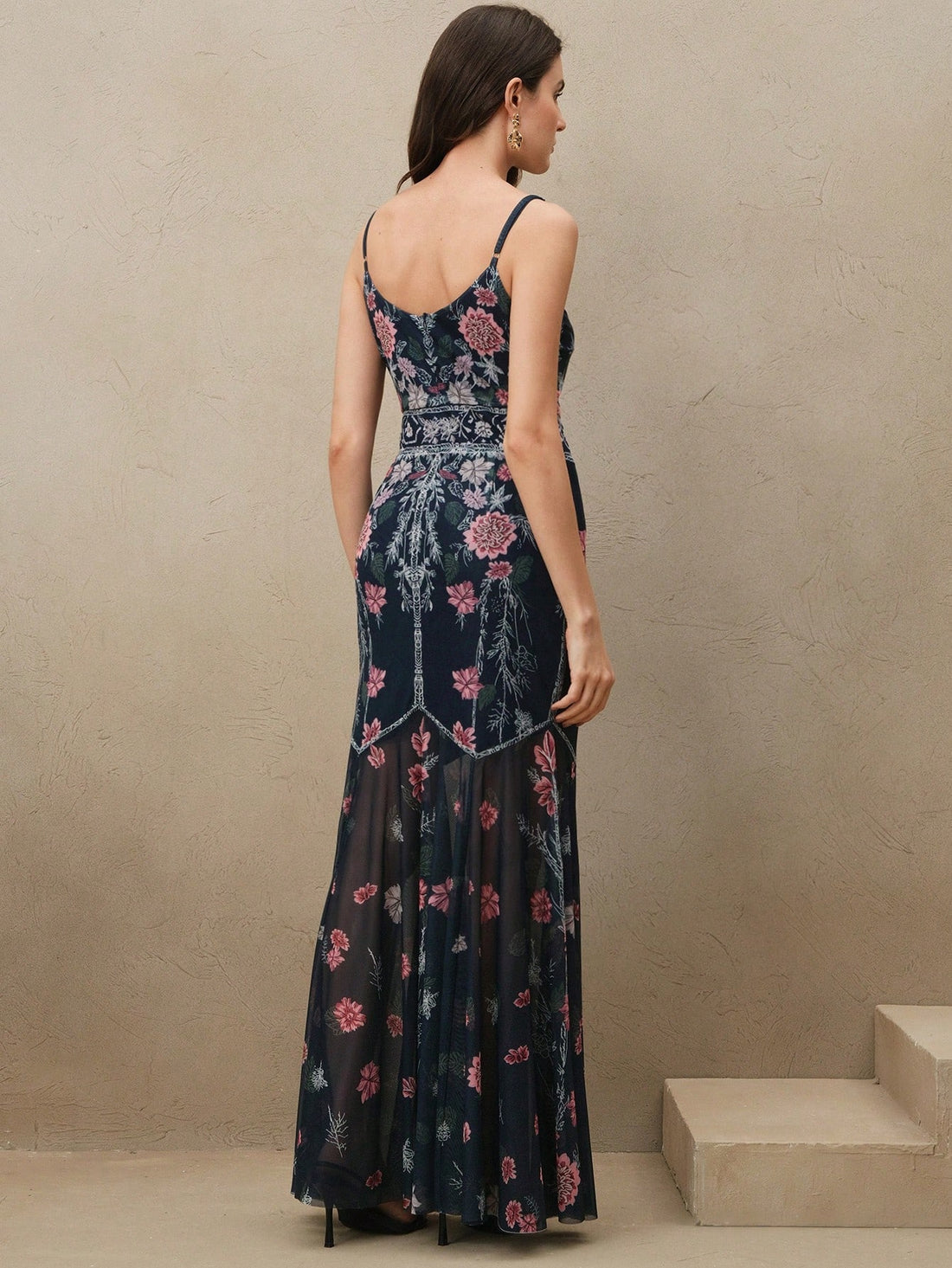 Step into summer with this Chic Floral Spaghetti Strap Mermaid Dress, perfect for vacations and Valentine’s Day fun. Its flattering mermaid silhouette hugs your curves while delicate floral patterns add a touch of whimsy. Lightweight and breezy, it keeps you cool and stylish whether you’re strolling the beach or dancing the night away. Embrace playful elegance wherever you go!