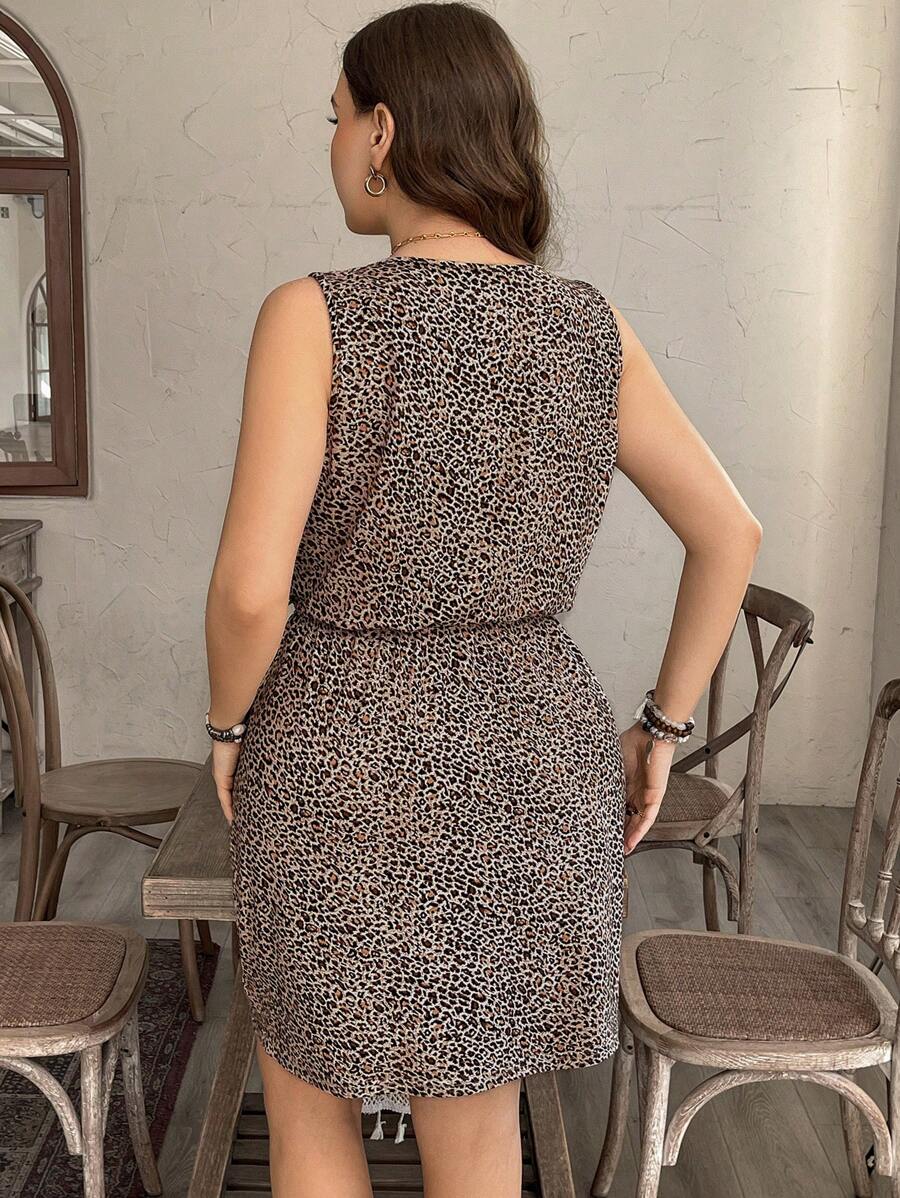 Step out in style with this playful plus size sleeveless dress featuring bold black and white stripes. Perfect for spring and summer, its breezy fit keeps you cool while adding a fun, chic vibe to your casual wardrobe. Whether you’re out for brunch or a sunny stroll, this dress effortlessly blends comfort and flair.