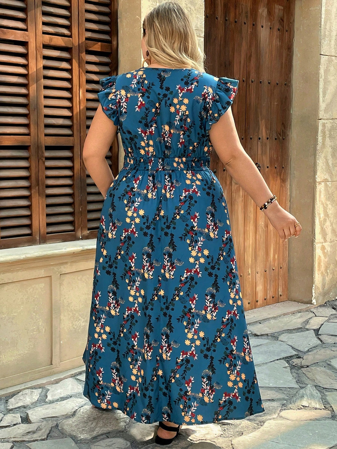 Get ready to effortlessly slay the fashion game with our Plus Size Effortlessly Chic Casual Everyday Dress! This dress combines style and comfort, making it perfect for all-day wear. Say goodbye to boring outfits and hello to effortless style with this must-have dress!