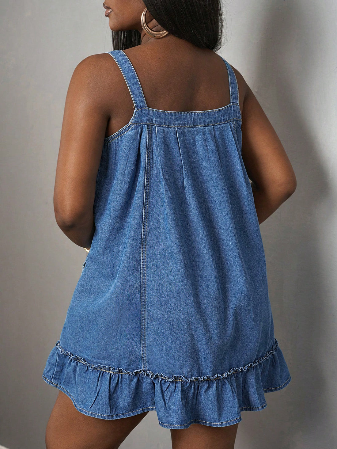 Rock your spring and summer style with our Chic A-Line Denim Dress! Featuring metal button accents, this dress adds a unique touch to your wardrobe. Perfect for any occasion, this dress is sure to turn heads and make a statement.