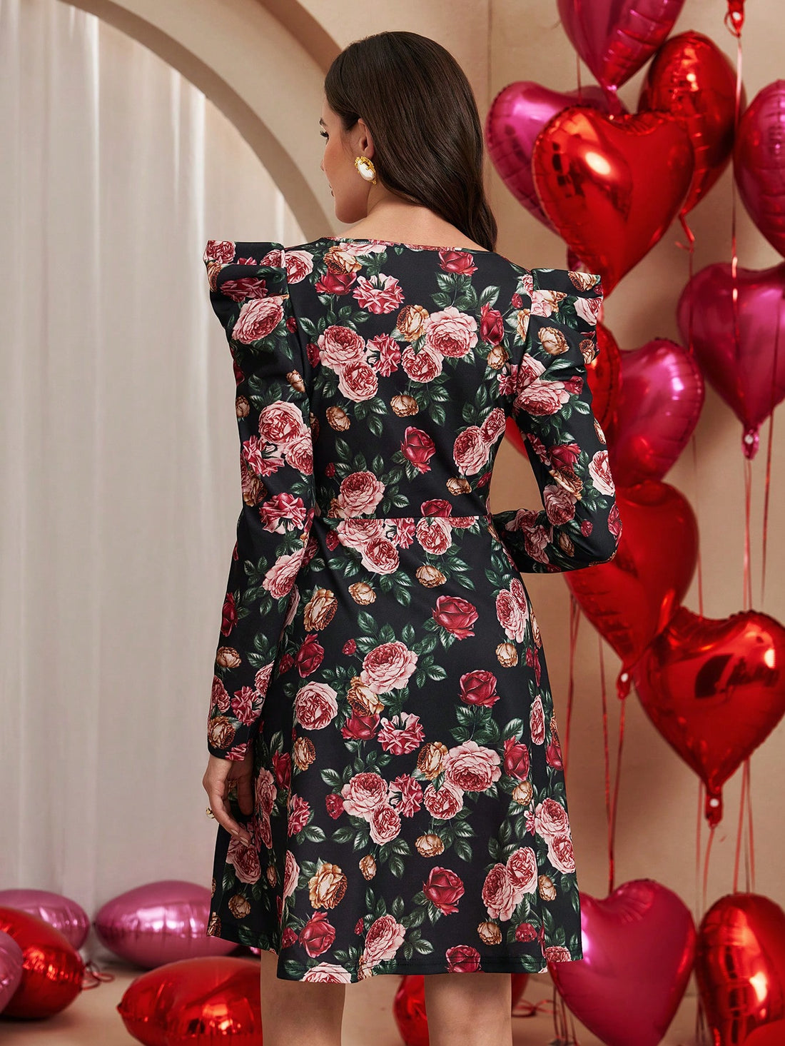 Step out in style this Valentine's Day with our Elegant Crew Neck Short Dress for Women. Designed to make you feel confident and chic, this dress is the perfect addition to your wardrobe. Don't miss out on this must-have fashion piece for the romantic holiday!