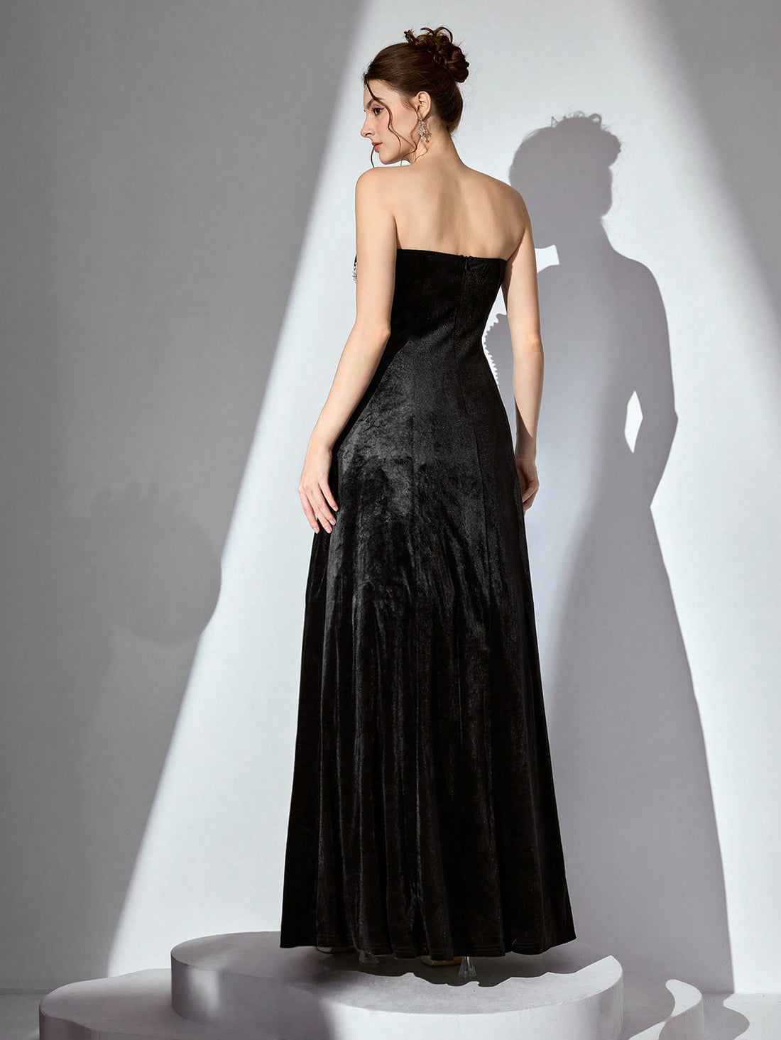 Slip into pure elegance with this show-stopping velvet cocktail dress that's ready to turn heads at any celebration. The luxurious strapless silhouette flatters every figure, while delicate faux pearl embellishments add a touch of sparkle and sophistication. Perfect for wedding receptions, prom nights, or any special occasion where you want to feel absolutely fabulous. The rich velvet fabric drapes beautifully and catches the light in all the right ways, ensuring you'll be the most glamorous guest in the ro