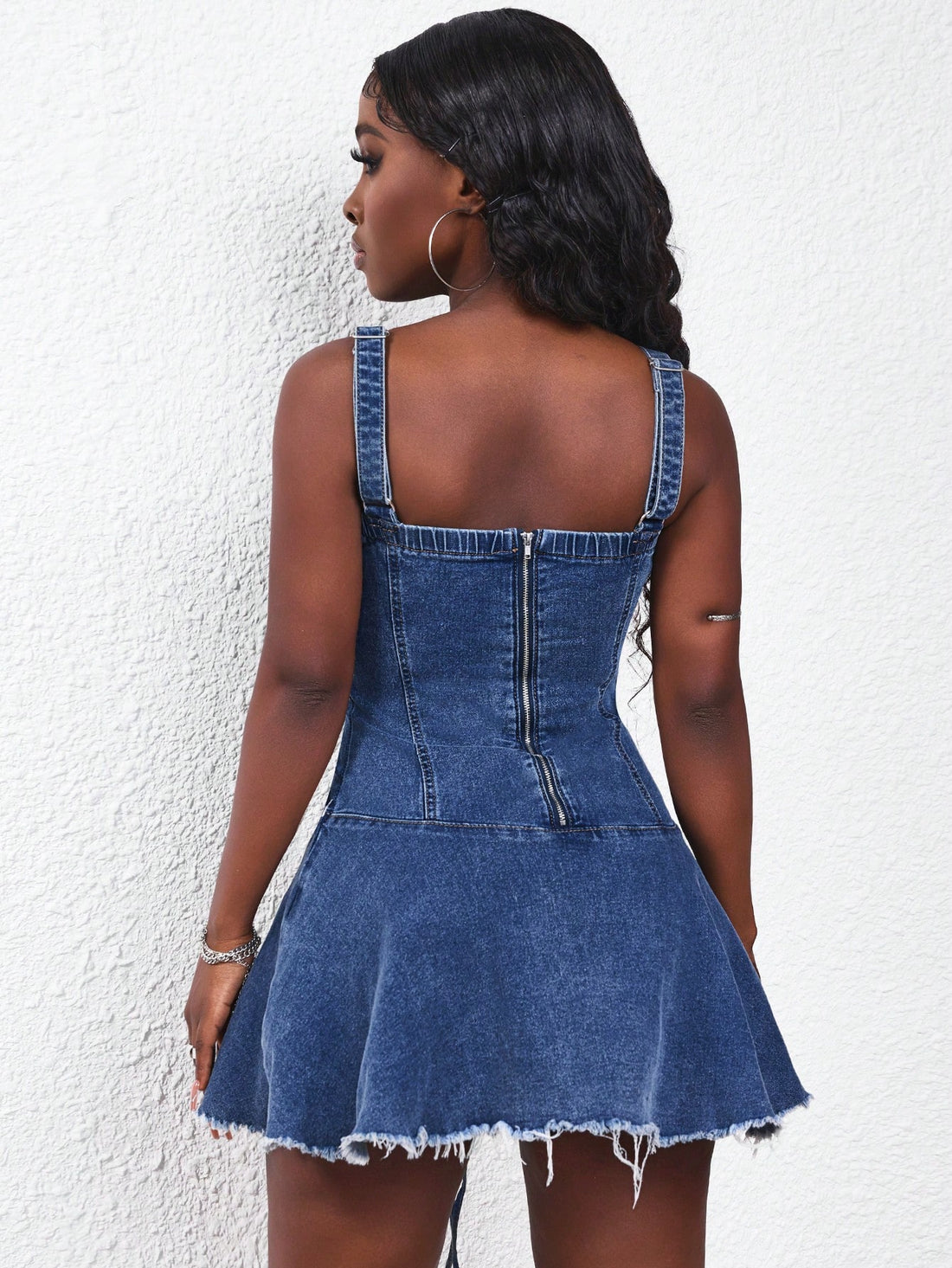 Get ready to turn heads with this Effortlessly Chic dress! The wide strap design adds a touch of elegance, while the tie ruching provides a flattering fit. Made with soft denim, this dress effortlessly combines comfort and style, making it the perfect choice for any occasion.