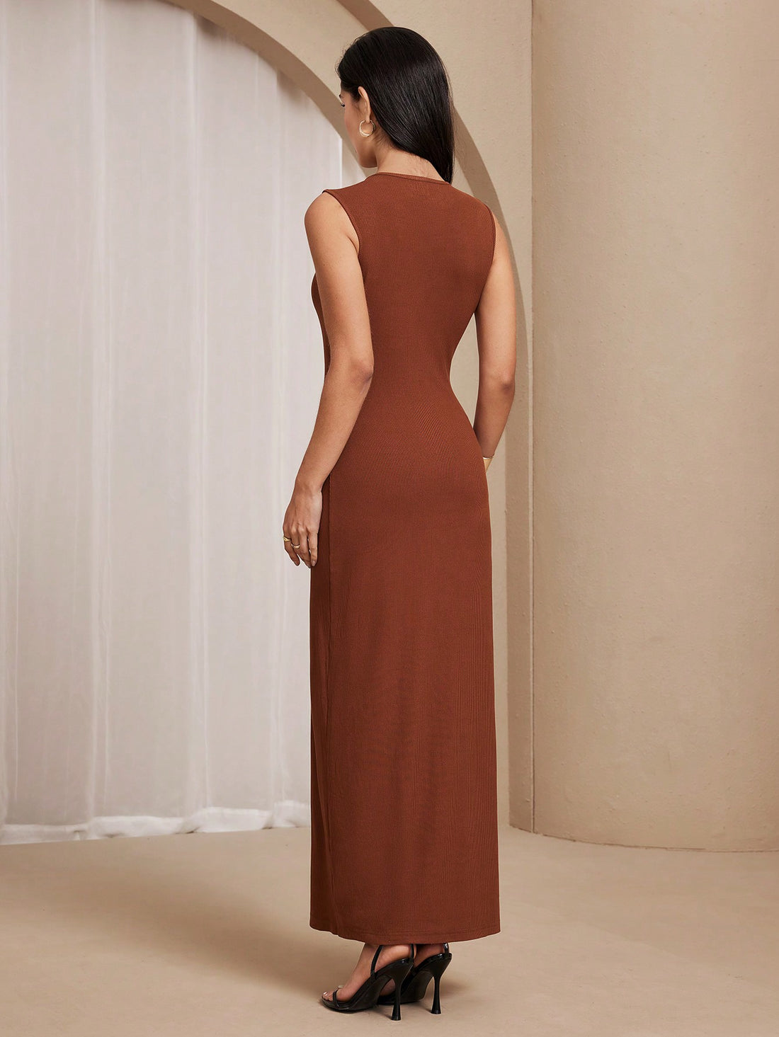 Be the star of any occasion with our Elegant Slim Fit Hollow-Out Dress! This stunning dress flatters your figure and adds a touch of glamour to any event. Perfect for any occasion, you'll turn heads and exude confidence. Dress to impress with our Elegant Slim Fit Hollow-Out Dress!