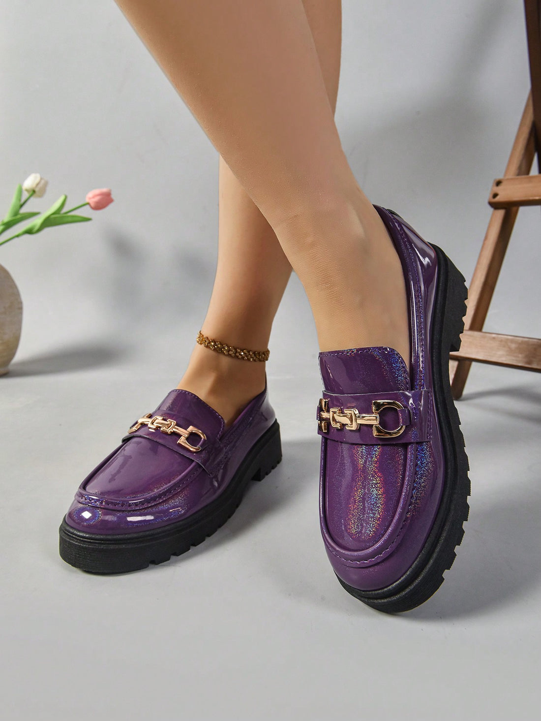 These stylish loafers feature a trendy British style with a thick heel, perfect for both work and casual wear. Slip them on for all-day comfort and effortless fashion. From the office to the streets, these flats have you covered. (Kick boring shoes to the curb with these trendy, comfortable loafers!)