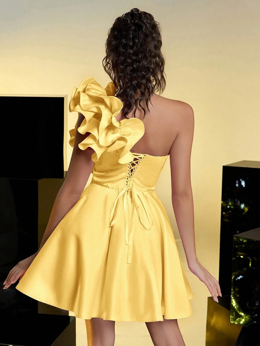 Step into the spotlight with this playful maxi dress featuring an elegant asymmetrical neckline and flowing tiered ruffles. Perfect for romantic weddings and formal events, its whimsical design adds a touch of fun while keeping you gracefully chic. Let your style dance through the evening in this stunning showstopper.