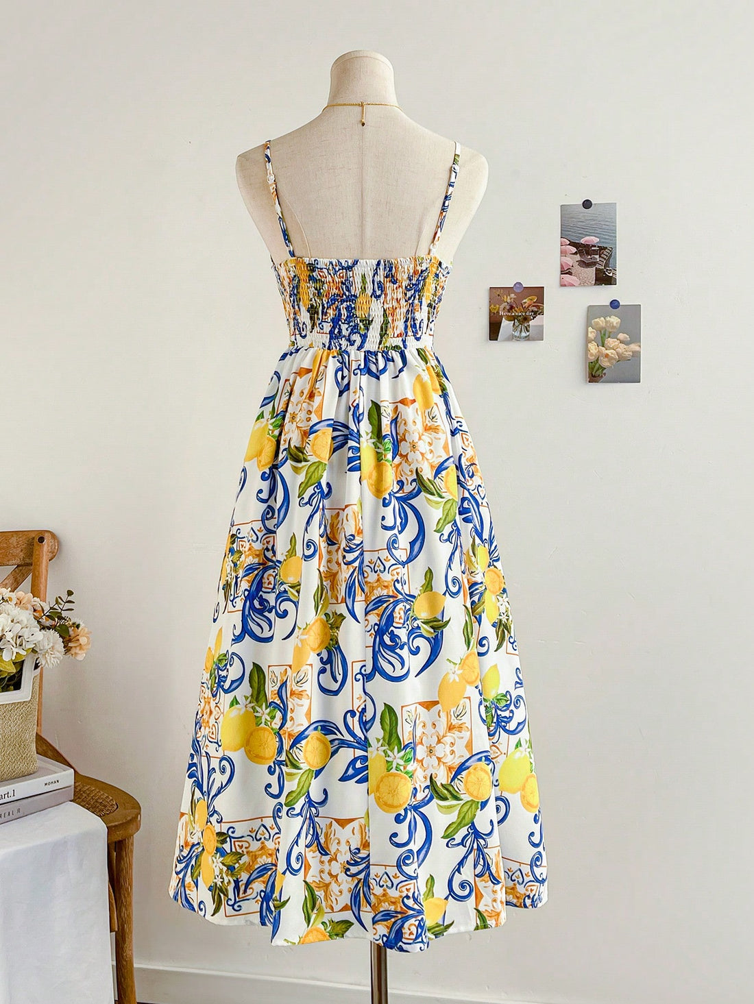 Get ready to turn heads this summer in our chic tropical V-neck midi dress! With a knotted waist, this dress is perfect for your next beach getaway. Stay stylish and comfortable all day long.