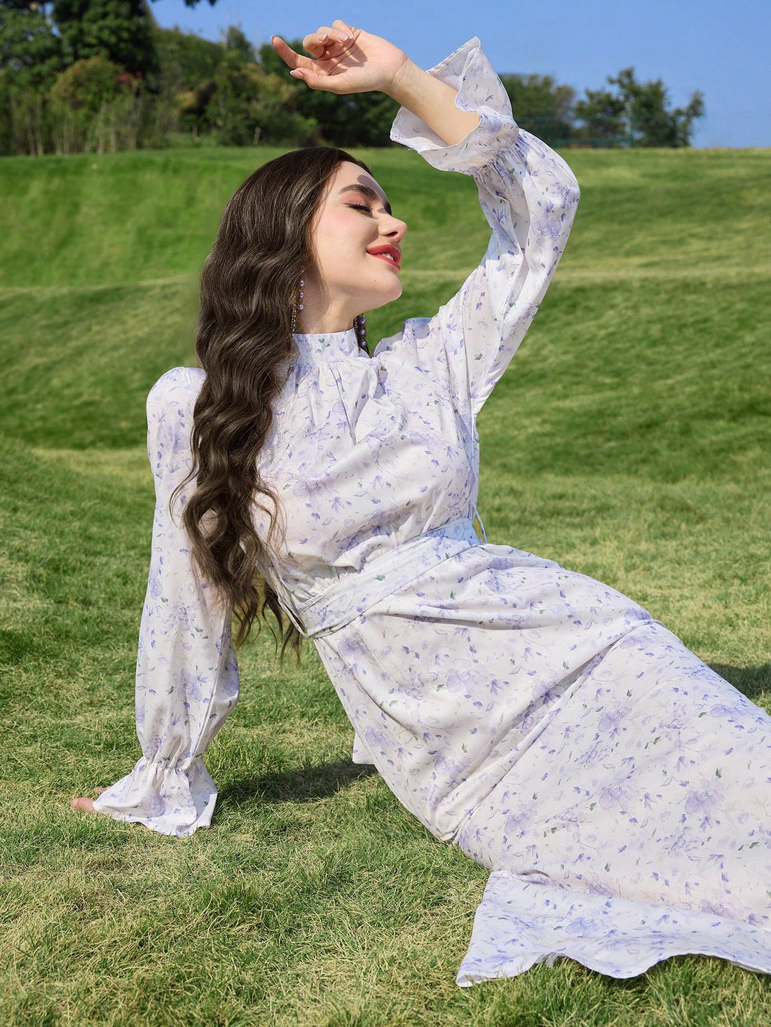 Get ready to make a statement in our Elegant Purple Chiffon Fishtail Dress. With its stunning floral print and waist shaping design, this dress will flatter your figure and give you a slimming look. Perfect for any occasion and sure to turn heads!