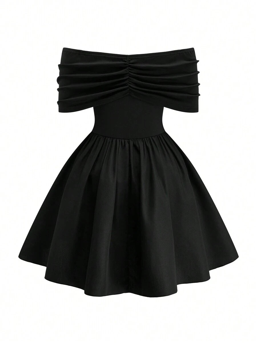 Experience the breathtaking fusion of heritage evening artistry and sharp, modern architectural tailoring. This stunning bow-accented ensemble is meticulously designed for the woman who values a high-fashion, "quiet luxury" approach to formal dressing—the ultimate centerpiece for prestigious wedding retreats, exclusive gala soirées, and high-authority special occasions.