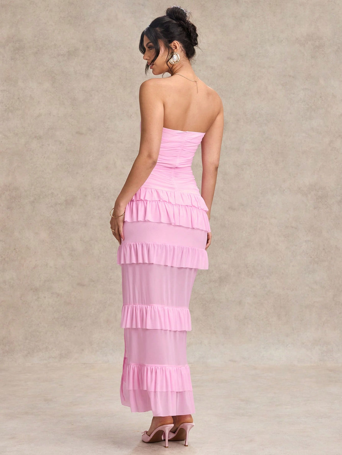 Get ready to make a statement at your next spring garden party with our Elegant Floral Slip Dress! This playful yet elegant dress features a delightful ruffle hem and a daring high slit, perfect for showing off your fun and confident side. With its beautiful floral design, you'll be the belle of the garden party.