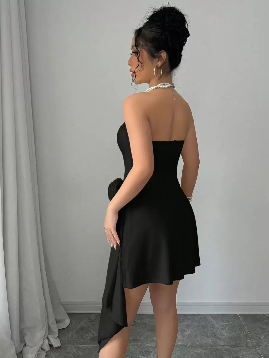 Turn heads this Valentine’s Day with our Elegant Apricot Strapless A-Line Dress. Its soft apricot hue and delicate floral details add a touch of romance, while the strapless cut flatters your silhouette with effortless charm. Perfect for twirling through special moments or stealing the spotlight at any event, this dress blends sweet elegance with playful flair. Make your celebration unforgettable in style!