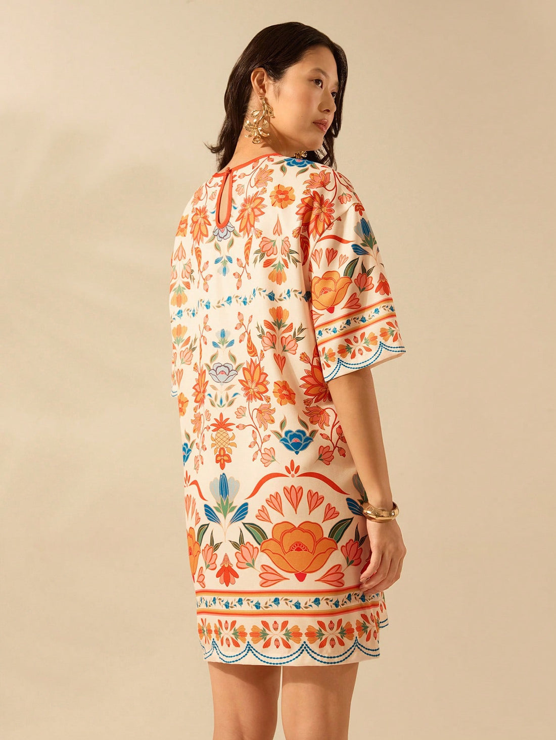 Get ready for your next vacation with our Boho Tropical Floral Print Summer Dress! Perfect for those lazy beach days, this dress is both stylish and comfortable. The eye-catching print will have you standing out from the crowd, while the flowy design will keep you cool and relaxed. Don't leave for your tropical getaway without it!