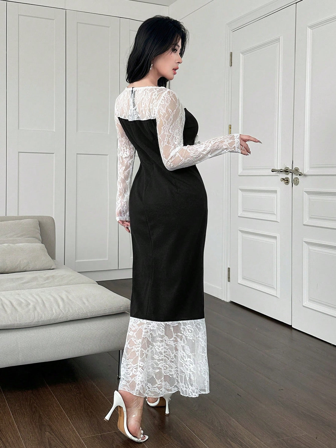 Slip into this elegant Women's 3D Floral Lace Dress for a romantic and stylish look that is perfect for any special occasion. The delicate floral lace adds a touch of elegance while the 3D design adds depth and dimension. Dress to impress with this beautiful and unique dress.