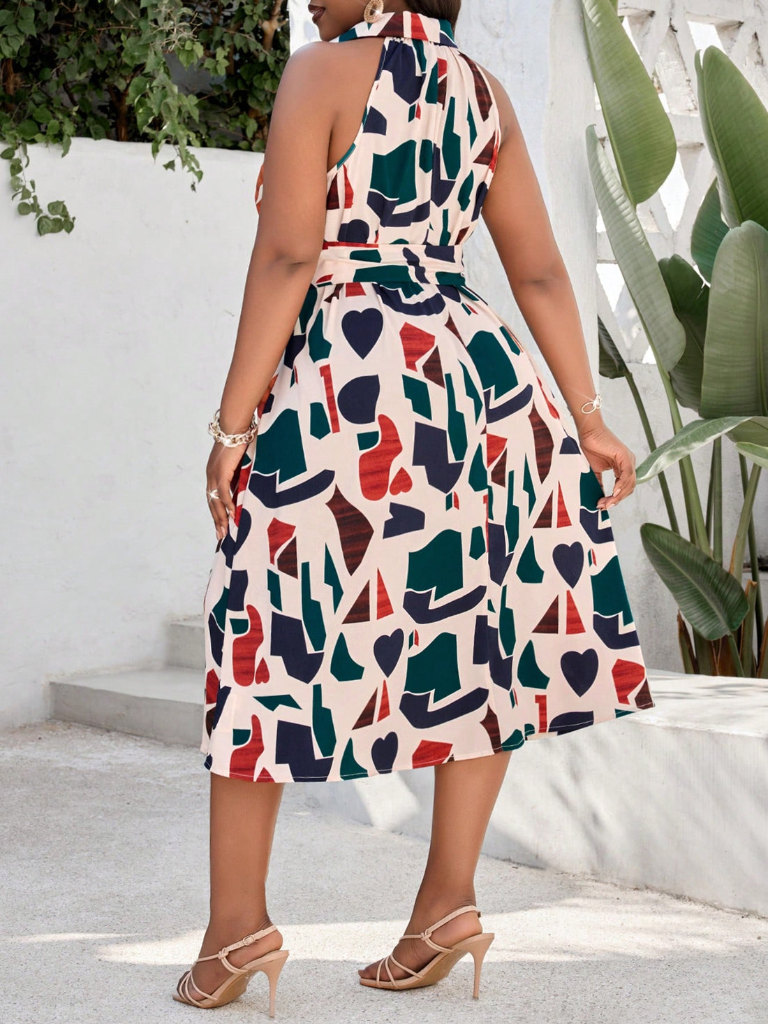 Upgrade your spring and summer wardrobe with our Chic Boho Geometric Print Dress. Featuring a playful bow waist, this dress adds a touch of fun to its versatile design. Perfect for all your warm weather adventures, this dress is sure to be your go-to choice!