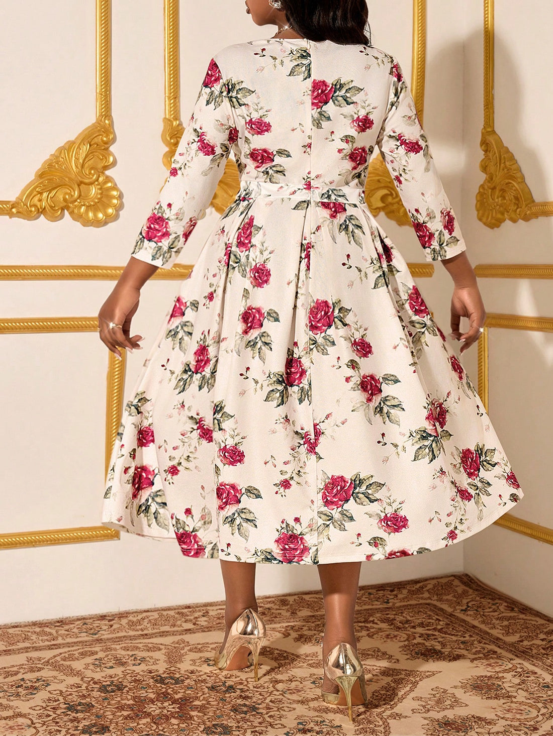 Step out in style and comfort with this Plus Size Elegant Floral Pleated Dress. Its flowing pleats and vibrant floral pattern bring a playful charm, while the breathable fabric ensures you feel as good as you look. Perfect for any occasion where effortless elegance meets comfort!