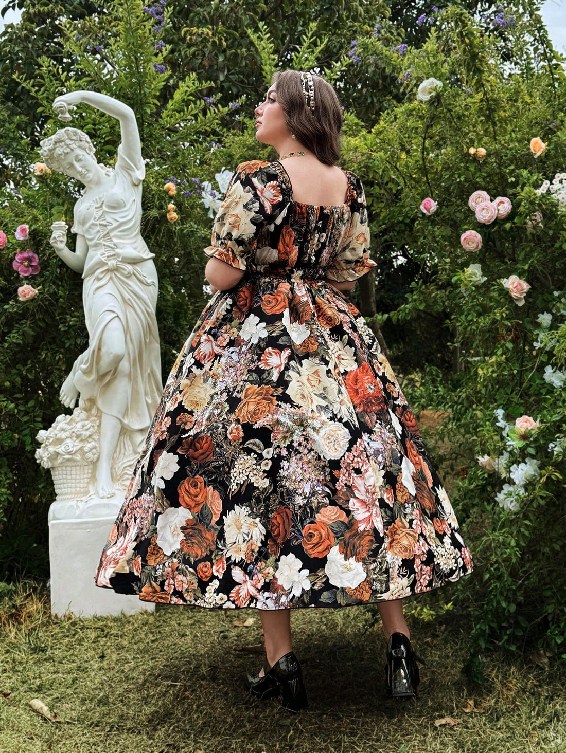 Be the belle of the ball in our retro French-inspired A-Line Midi Dress! With delicate puff sleeves and a feminine ruffle hem, this elegant dress will make you feel like a work of art. Perfect for plus size beauties, it's a masterpiece in both style and comfort. Ooh la la!