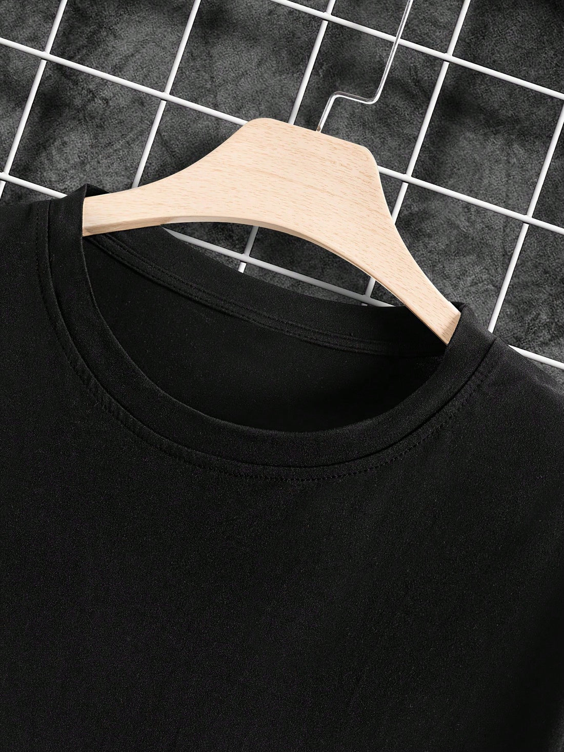 Unleash your summer vibe with this head-turning loose tee! The stylish print makes a statement while the relaxed fit keeps you cool when the temperature rises. Perfect for beach days, casual hangouts, or just looking effortlessly awesome while grabbing coffee. Your new go-to shirt for those "I woke up like this" fashion moments!