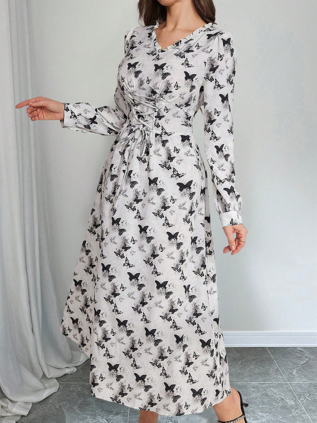 Get ready to slay the day with our Simple Fashion Casual Women's Dress! Perfect for daily wear, this dress offers a comfortable and chic style that will have you looking and feeling your best. With its simple yet fashionable design, this dress is a must-have for any wardrobe.