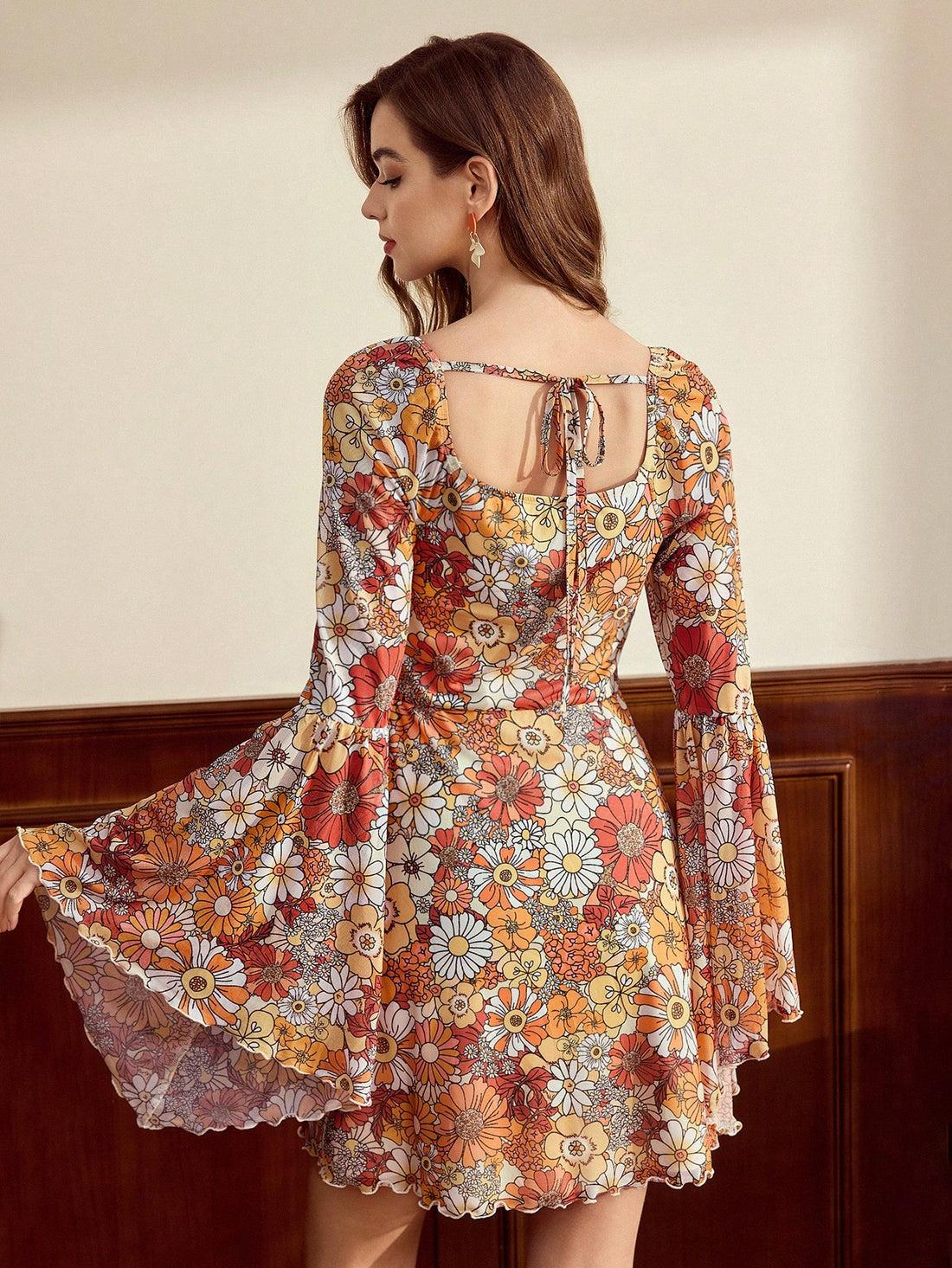 Introducing your new spring and summer companion - the Vintage Floral Print Flare Sleeve Dress! With its nostalgic print and playful flare sleeves, this dress is sure to add a touch of whimsy to your wardrobe. Perfect for picnics, garden parties, or just strolling in the sun.