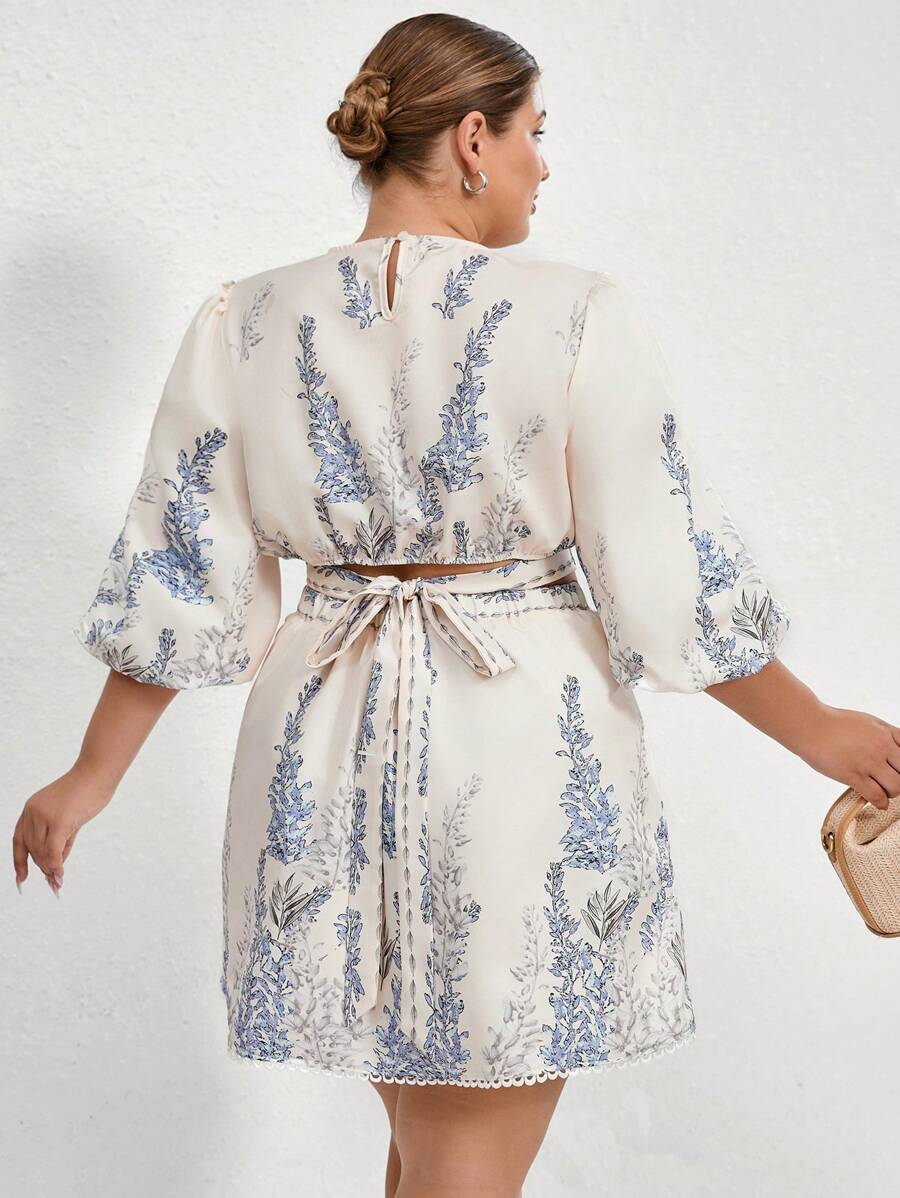 Step into sunshine with this Elegant V-Neck Puff Sleeve Midi Dress, designed just for plus-size beauties! Its playful floral print and breezy puff sleeves make it your go-to for spring and summer getaways. Flattering and fun, this dress brings effortless charm to every vacation moment.