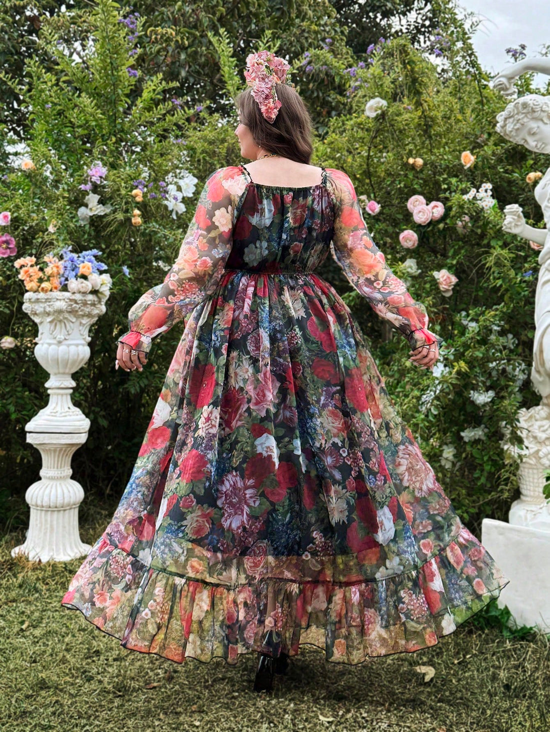 Take your vacation wardrobe to the next level with our Elegant Plus-Size Ruffle Hem Long Dress. Designed with a flattering square neck and flowy ruffle hem, this dress is perfect for spring and summer getaways. Look effortlessly chic and stylish while staying cool and comfortable. You'll be the envy of every beach or city stroll!