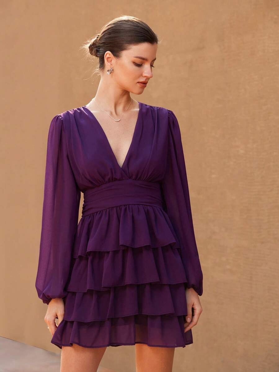 Experience the breathtaking fusion of heritage romantic artistry and sharp, modern architectural tailoring. This stunning ruffle-hem ensemble is meticulously designed for the woman who values a high-fashion, "quiet luxury" approach to seasonal dressing—the ultimate centerpiece for prestigious autumn retreats, exclusive evening soirées, and high-authority garden gatherings.