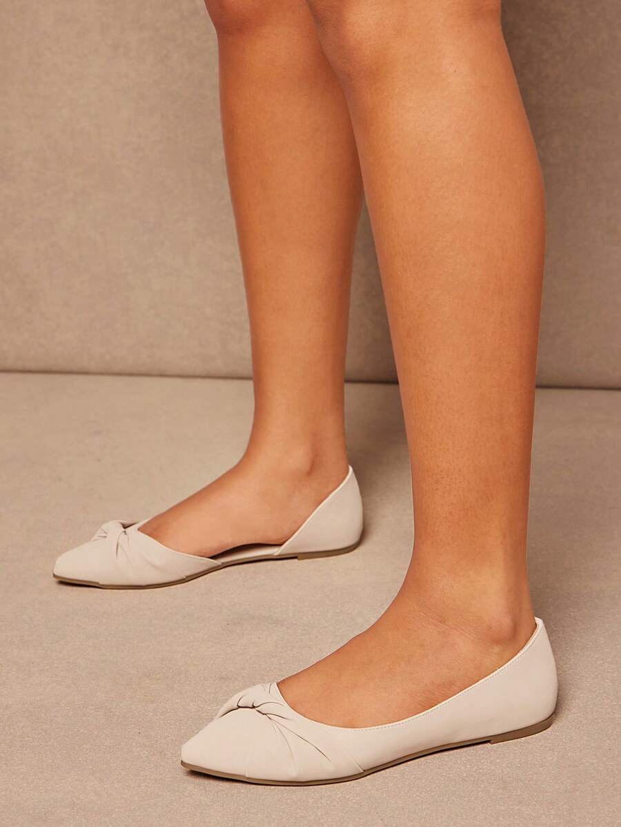 Elegant women’s ballet flats in black white and beige variants