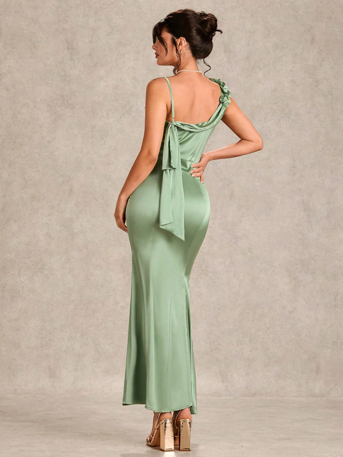 Get ready to turn heads in this Elegant Women’s Sleeveless Satin Mermaid Dress. Perfect for weddings, bridesmaids, and graduations, its sleek design and luxurious fabric will make you feel like a true mermaid. Stand out in style and sophistication with this dress.