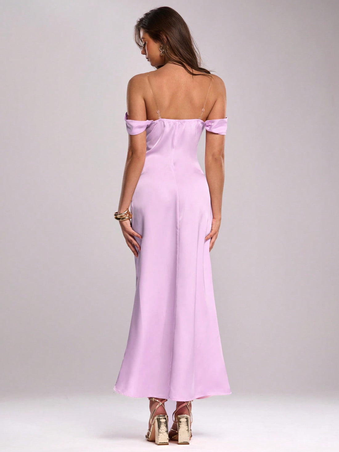Get ready to turn heads in our Women's Off-Shoulder Satin Long Dress! Perfect for weddings, graduations, and date nights, this elegant and minimalist dress will make you feel like a queen. With its sleek off-shoulder design and soft satin fabric, you'll be the center of attention. Say goodbye to boring outfits and hello to effortless style!