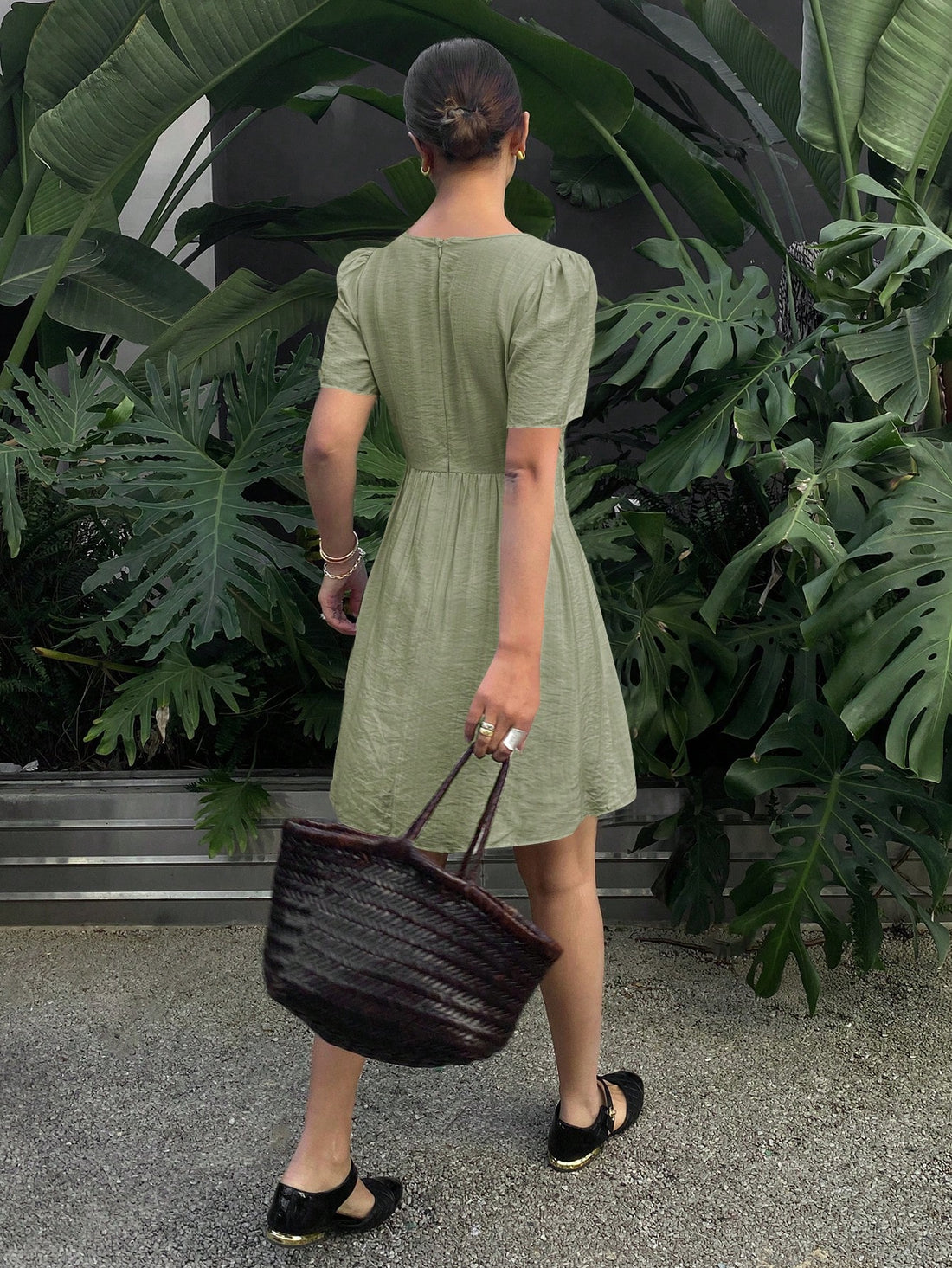 Step into summer with this playful short sundress featuring a chic solid color and a twist-cinched waist that flatters your figure effortlessly. Lightweight and breezy, it’s perfect for sunny days and spontaneous adventures, combining comfort with a stylish flair that keeps you looking fresh and fun all season long.