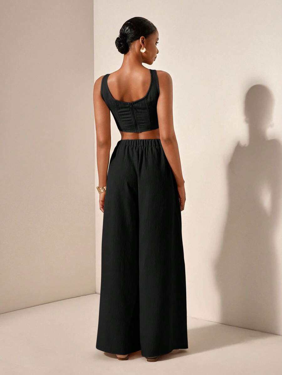 Elevate your warm-weather wardrobe with these breezy wide-leg trousers that practically float when you walk. The fishbone suspender detail adds a quirky, vintage-inspired twist that'll have everyone asking where you found them. Lightweight fabric keeps you cool while the roomy cut ensures maximum comfort—no more tugging or adjusting. Bonus: functional pockets mean you can actually carry your stuff. Perfect for casual outings, weekend adventures, or whenever you want to look effortlessly put-together without