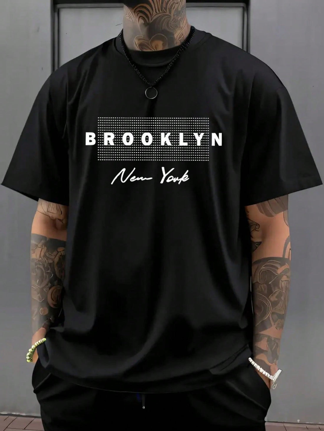 Unleash your inner New Yorker with our Brooklyn Print Tee! This laid-back short sleeve champion is ready to take your casual game from "meh" to "yeah!" Perfect for sunny sidewalk strolls or rooftop hangouts, it's the cool-without-trying piece your spring and summer wardrobe has been texting you about. Pair with literally anything – this tee plays well with others!