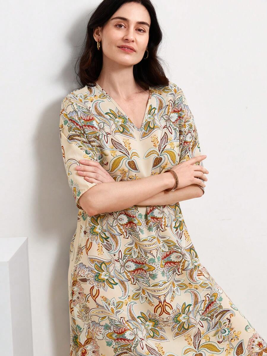 Embrace summer with this charming tunic dress! Featuring an allover floral print, it's perfect for any tea party style. Effortlessly stylish and comfortable, it's the ideal choice for the season. Get ready to turn heads and stand out in this must-have dress.