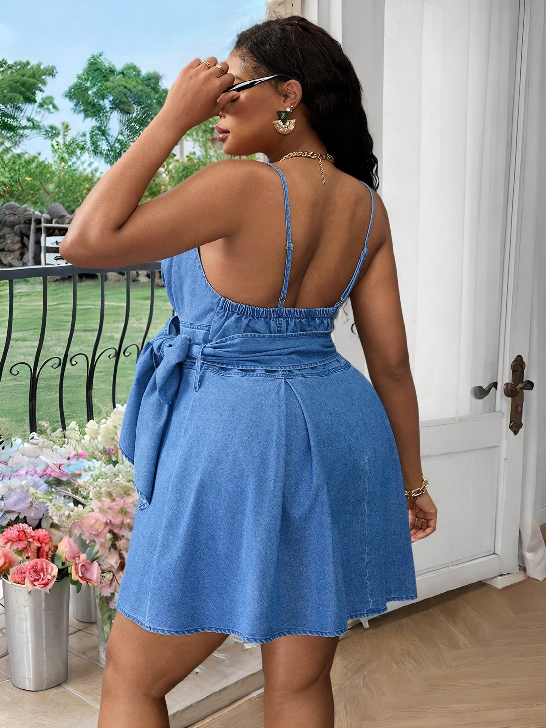 Get ready for summer vacations with this trendy denim suspender dress! Perfect for casual outings, this plus size dress will have you looking stylish and feeling comfortable. The suspenders add a unique touch to a classic denim dress, making it a must-have for any wardrobe.