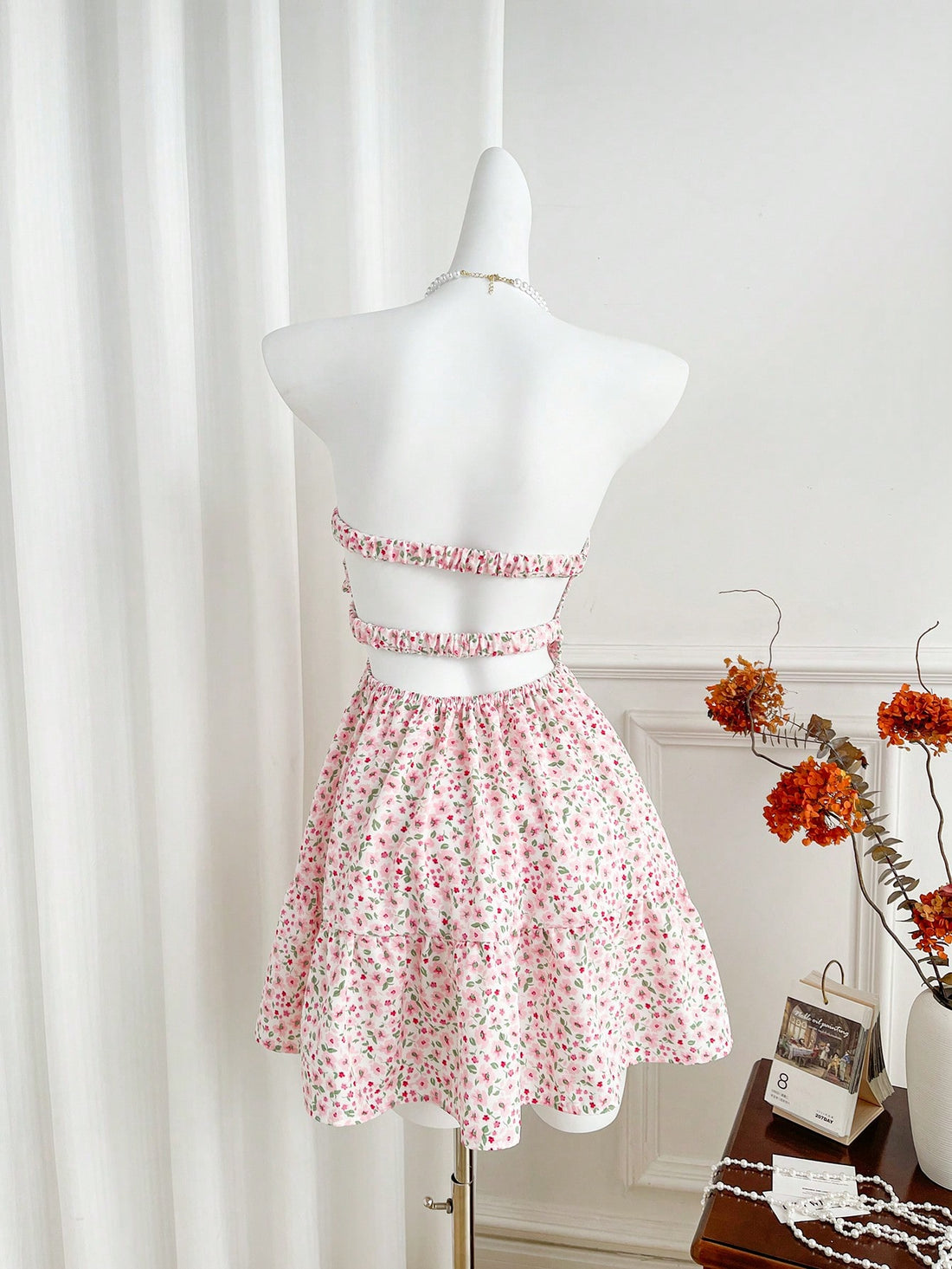 Step into sunny days with the Chic Summer Minimalist Short Dress by Sweetra. This playful, casual dress combines effortless style with a breezy fit, perfect for warm weather adventures. Its clean lines and simple design make it easy to dress up or down, keeping you cool and chic all summer long.