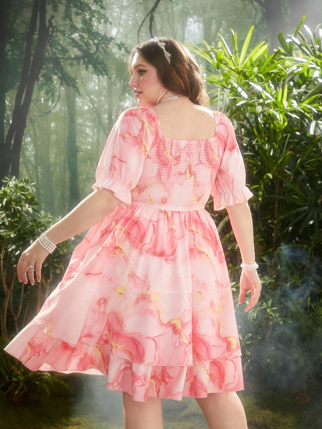 Get ready to make a statement with our Chic Plus Size Pink Midi Dress! With its square neckline and drawstring waist, this dress brings a retro collegiate vibe that's full of style and personality. It's perfect for any occasion and will make you stand out in a fun and fashionable way. Get it now and show off your unique sense of style!