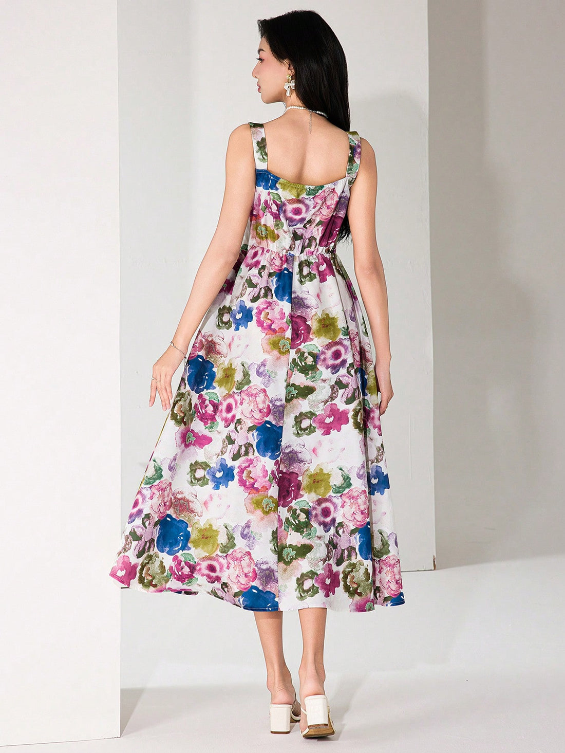 Twirl into summer with this eye-catching floral print sleeveless dress! The flowing length adds drama to your vacation photos, while the sleeveless design keeps you cool during graduation celebrations. Effortlessly chic and ready for compliments, this dress transforms ordinary moments into fabulous memories. Pack it, wear it, love it!
