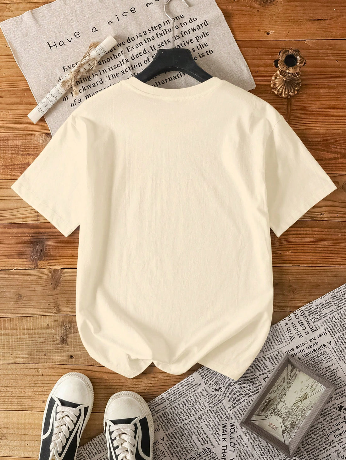 Stay stylish and comfy in our Chic Leopard Print Mom T-Shirt with Retro Bow Design for Women. The playful retro bow design adds a touch of fun to this trendy leopard print shirt. Perfect for all the cool moms out there! (Moms totally rule!)