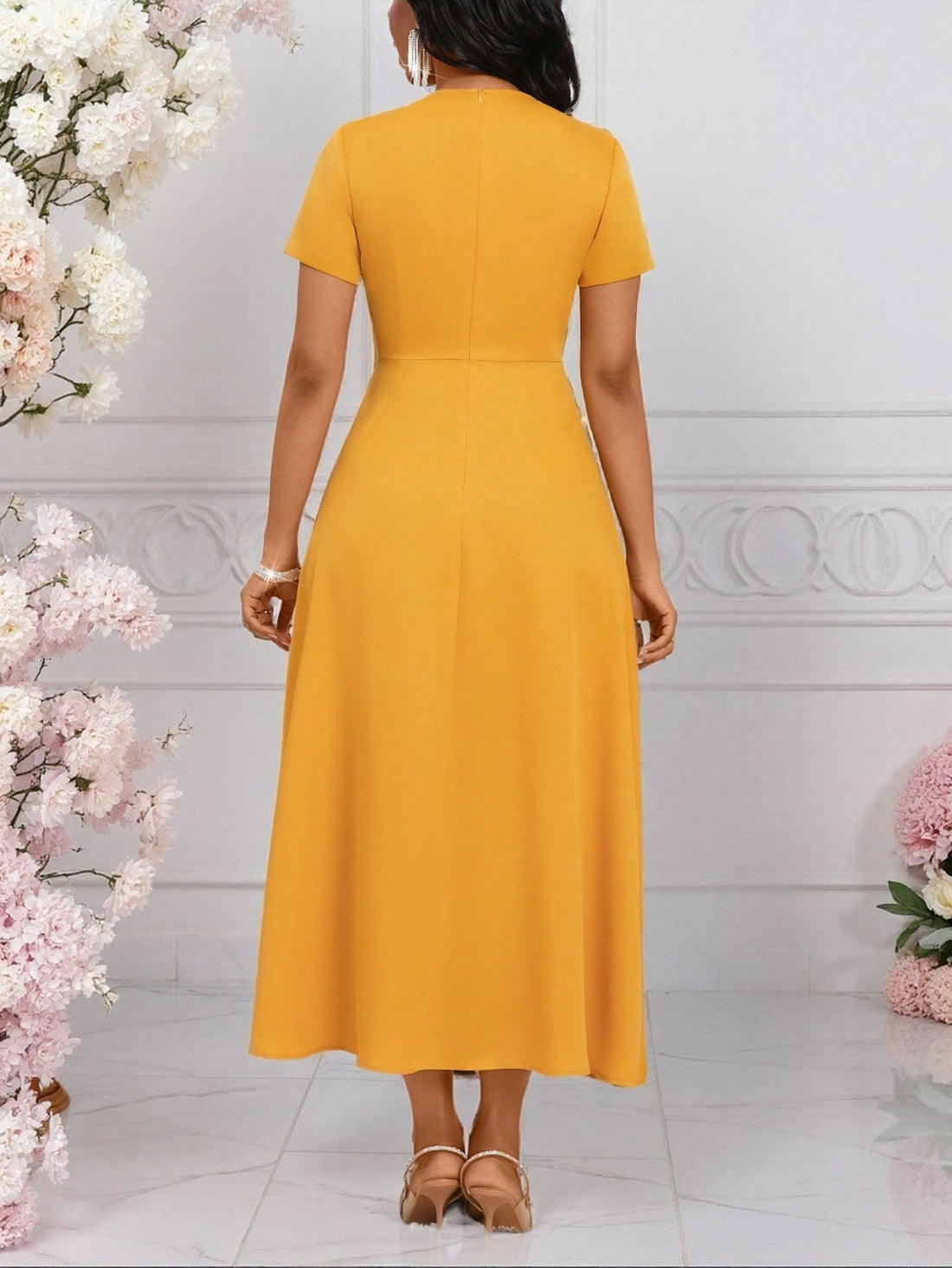 Elevate your spring and summer wardrobe with our Elegant Solid Color Short-Sleeved Long Dress! With its unique collar design and classic solid color, this dress is perfect for any occasion. Stay stylish and comfortable in this must-have piece.