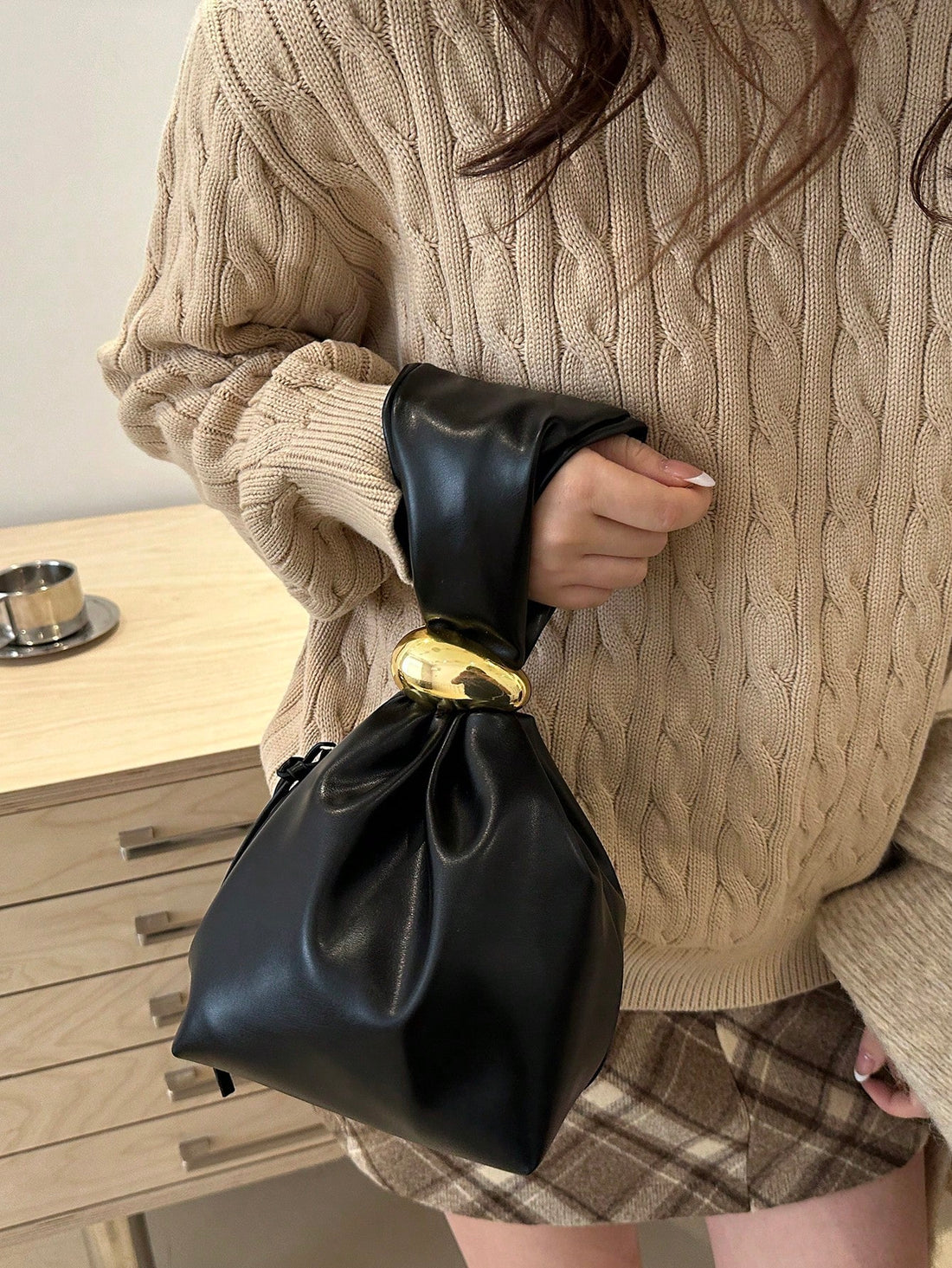 Step out in style with this elegant and versatile ladies' handbag, perfect for your daily office adventures. Lightweight yet roomy, it carries all your essentials without weighing you down. With its chic design, this tote turns commuting into a fashionable affair—because who says work can’t be fabulous?