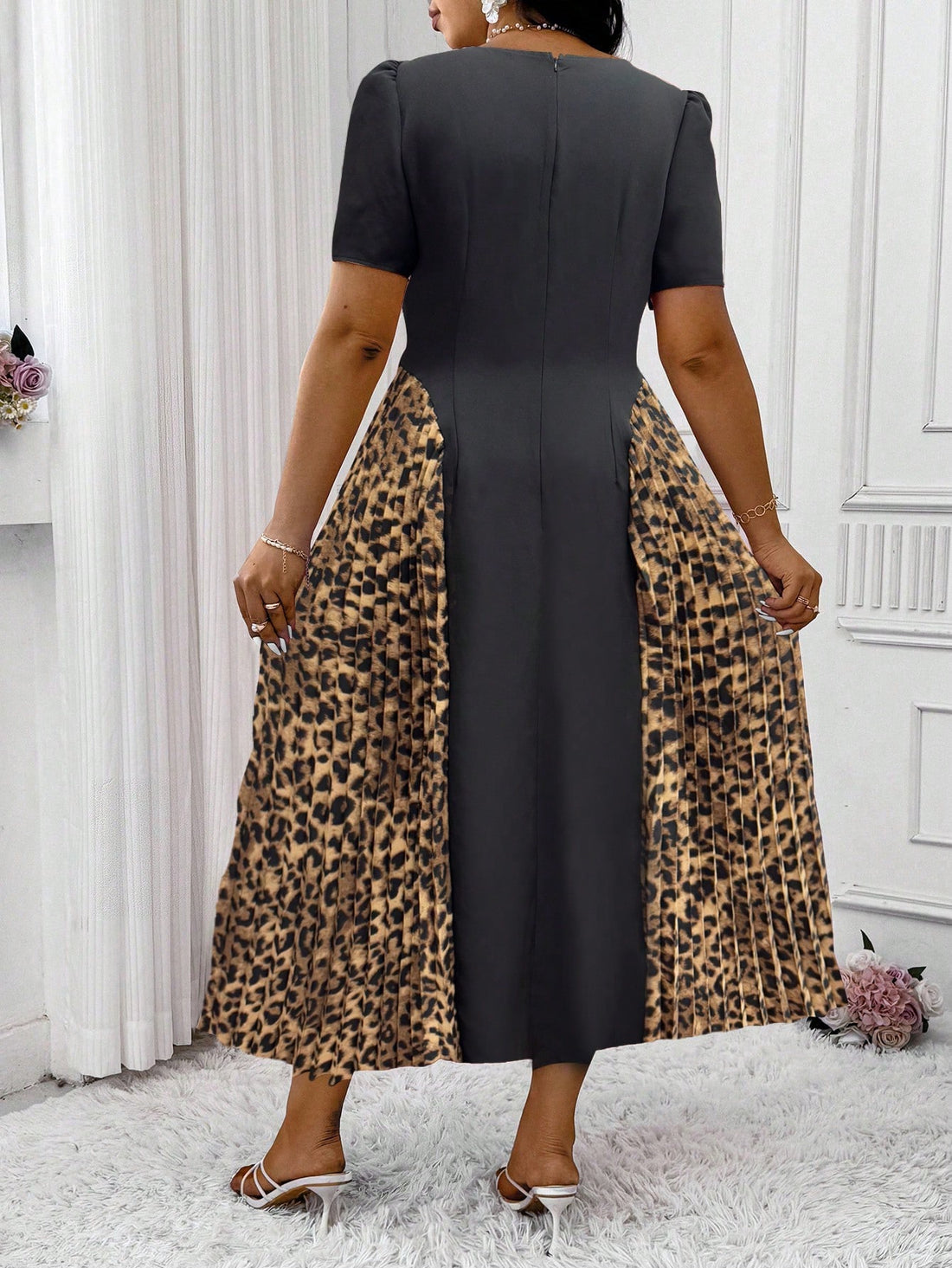 Turn heads in this Elegant Plus Size Ombre Pleated Patchwork Long Dress—designed to flatter and flow with every step. The dreamy ombre effect blends beautifully with delicate pleats and patchwork details, creating a playful yet sophisticated look perfect for wedding guests who want to feel confident and chic all day long.