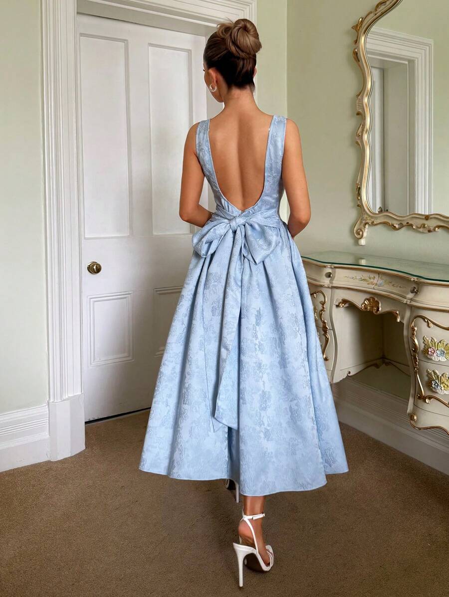 Twirl into spring with this charming midi dress that's equal parts elegant and effortless. The flattering square neckline frames your shoulders beautifully, while the whimsical butterfly back detail adds a touch of unexpected magic. Perfect for birthday celebrations, summer gatherings, or whenever you want to feel put-together without trying too hard. Slip it on and let the compliments flutter in—this is casual style with serious personality.