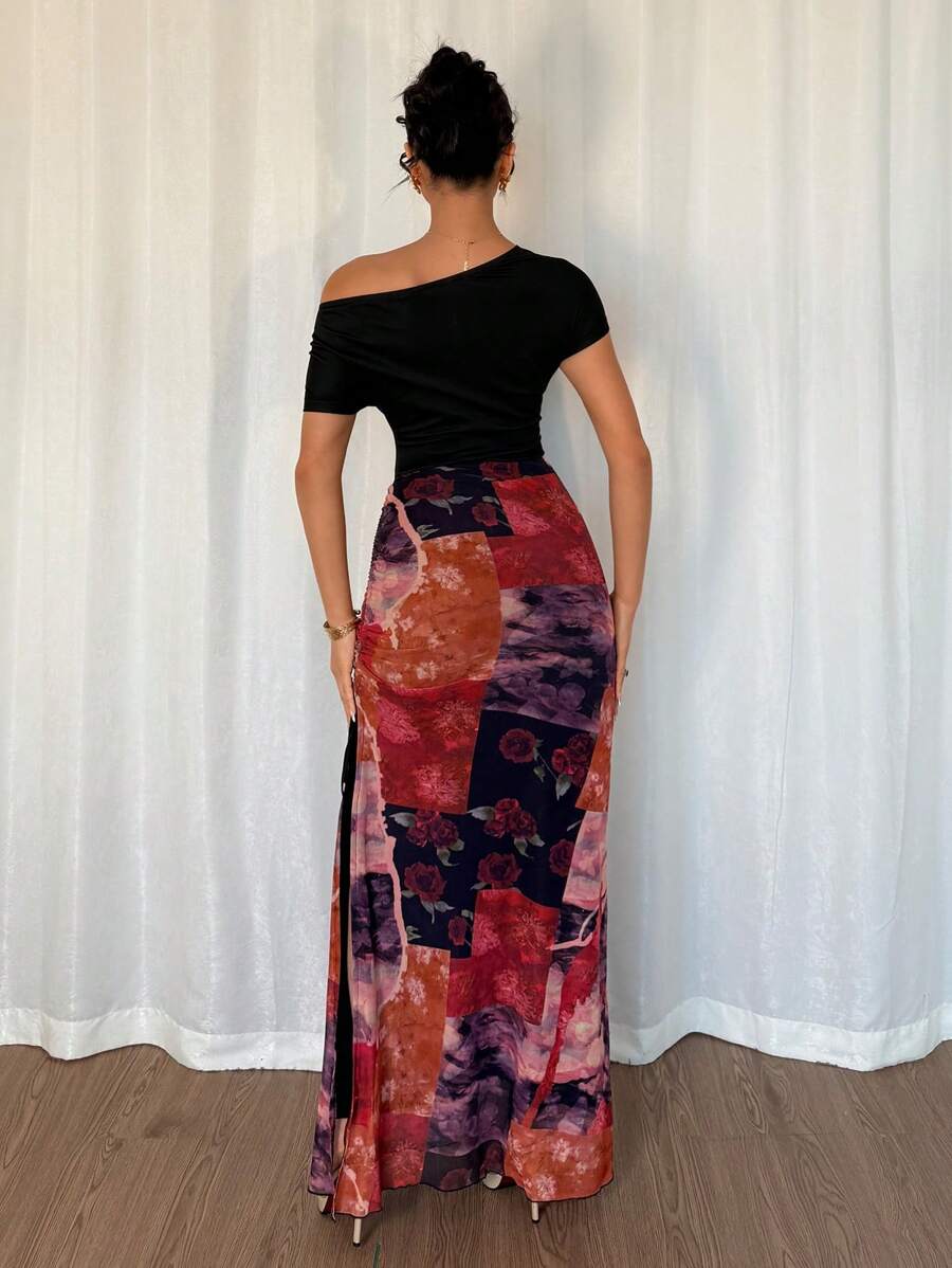 Unleash your summer style with this chic and fun Elegant One-Shoulder Floral Print Dress for Women. The knitted design and one-shoulder fit add a touch of elegance, while the floral print brings a pop of color to your wardrobe. Perfect for any summer occasion!