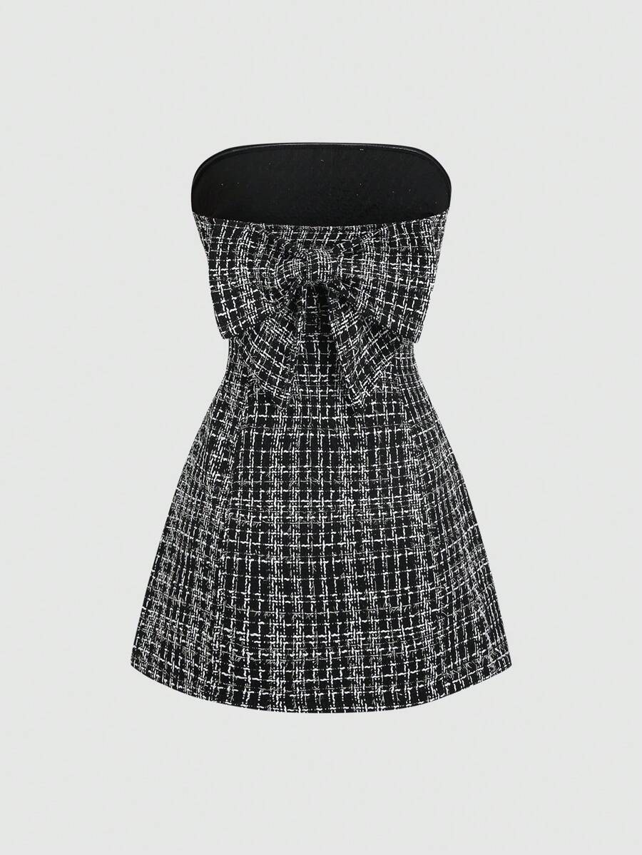 Step out in style with this playful pink tweed bandeau mini dress, featuring a charming bowknot that adds a flirty touch. Its high-end fabric and versatile design make it perfect for both casual outings and special occasions. Embrace effortless elegance and turn heads wherever you go!