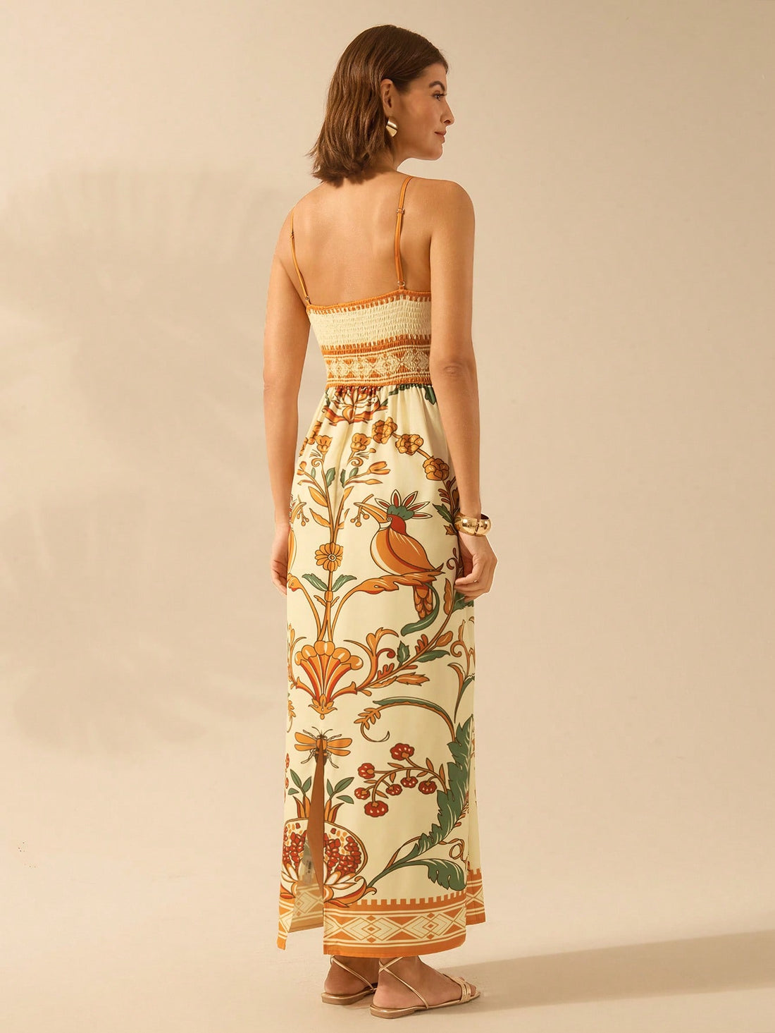 Float through summer days in our Chic Vintage Floral Parrot Maxi Dress! This breezy boho beauty features vibrant parrot and floral prints that'll have everyone asking, "Where'd you get that?" Perfect for beach strolls, garden parties, or just making grocery shopping feel like a runway moment. Effortlessly stylish and comfy enough to twirl in all day long!